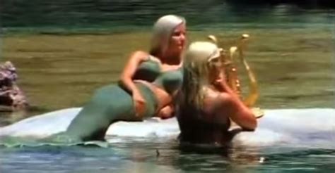A Brief History Of That Time Disneyland Employed Live Mermaids Huffpost