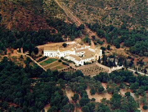 Brutal Ataque En El Monasterio Franciscano De Gilet Un Perturbado La