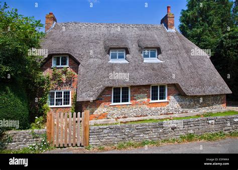 Tudor Thatch Thatched Cottage Easton Hampshire England Stock Photo