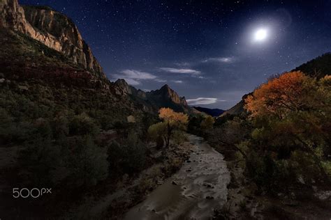 Moon Over Zion The Moon Rising Over The Watchman At Zion National