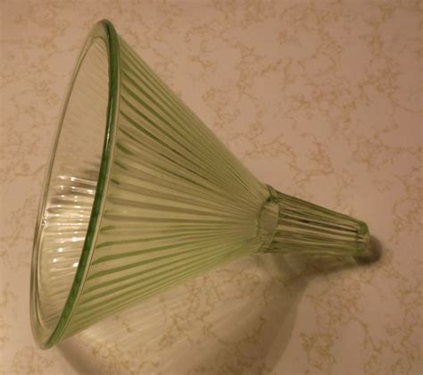 Green Depression Glass Ribbed Oz Funnel Uranium Vaseline Antique
