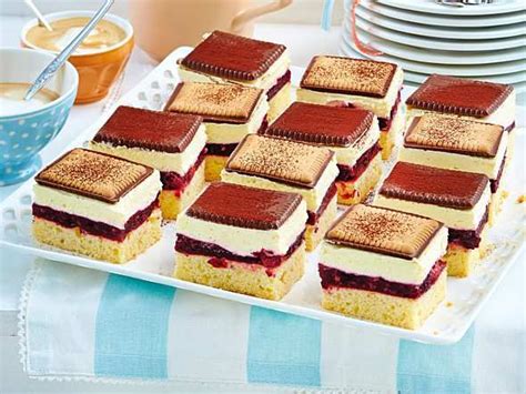 Kombiniere diese sattmacher mit frischem gemüse, am besten saisonal, dann ist es. Blechkuchen - die besten Backideen | LECKER | Blechkuchen ...