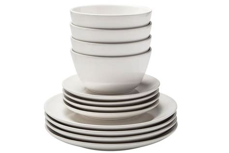 Why Everyone Loves White Dishes — And How To Pick The Perfect Set The