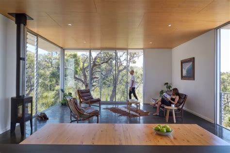 Rugged Wilderness House Optimizes Bush Views And Passive Solar Principles