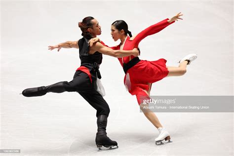 Kana Muramoto And Daisuke Takahashi Of Japan Compete In The Ice Dance