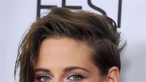 Kristen Stewarts Metallic Platinum Eye Shadow Why A Cool New Palette