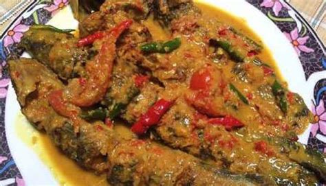 Selain enak, ikan tawar ini juga dikenal kaya gizi dan harganya relatif. Resep Olahan Lele Pedas / Resep asam padeh (asam pedas ...