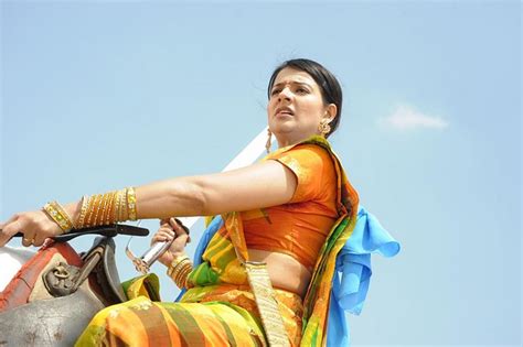 The King New Cute Stills At Telugu Movie Ammai Ammai Actress Saloni