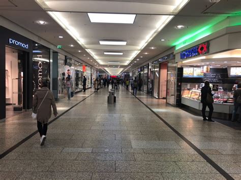 Die potsdamer platz arkaden mit rund 180 meter länge wurden 1998 eröffnet. Potsdamer Platz Arkaden - Shopping Mall in Berlin - Mitte ...