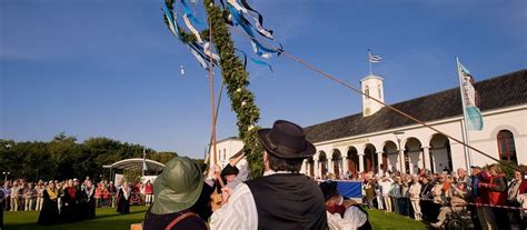 Da der termin diesmal besonders spät im jahr ist, sind eigentlich alle reiseziele in. Die eigentliche Bedeutung von Pfingsten! | Pfingsten ...