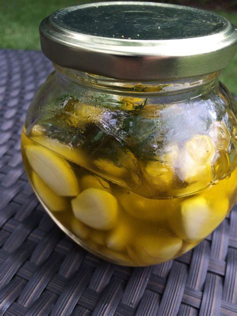 De los grelos se puede aprovechar todo, hojas y tallo, la raíz se aprovechaba. Como conservar los ajos en 2020 (con imágenes) | Conserva ...