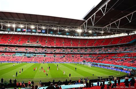 Finale van een europees kampioenschap (ek). Eurocommissaris twijfelt of EK-finale op vol Wembley goed ...