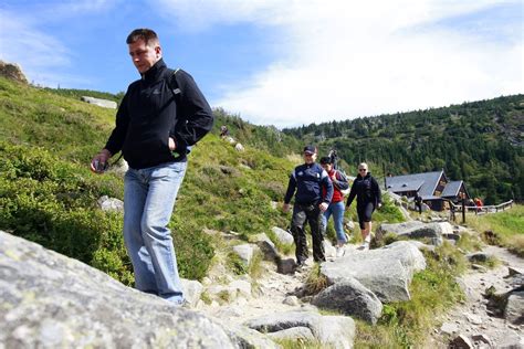 Odnaleziono trzy dziewczynki, które uciekły z domów. Park Narodowy schodzi do Jeleniej Góry | Jelenia Góra ...