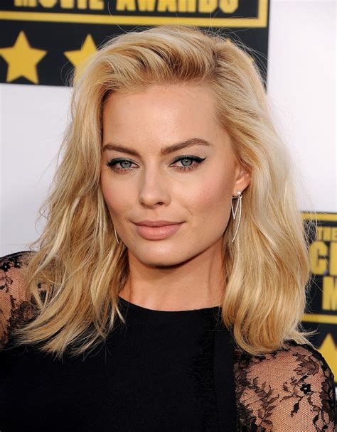 Margot Robbie Height And Weight Stats PK Baseline How Celebs Get