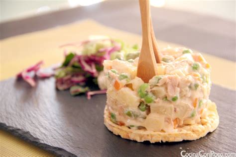 La comida rusa es increíblemente sabrosa y nutritiva y sorprende por la variedad de sus platos y sus combinaciones gastronómicas. Ensaladilla rusa preparada en bolsa (4.5/5)