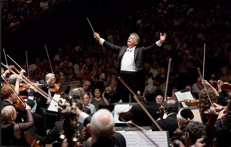 Orchestra Conductor What Does An Orchestra Conductor Actually Do