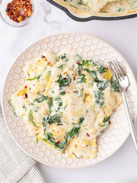 Creamy Cheese And Spinach Ravioli Recipe Cookin With Mima