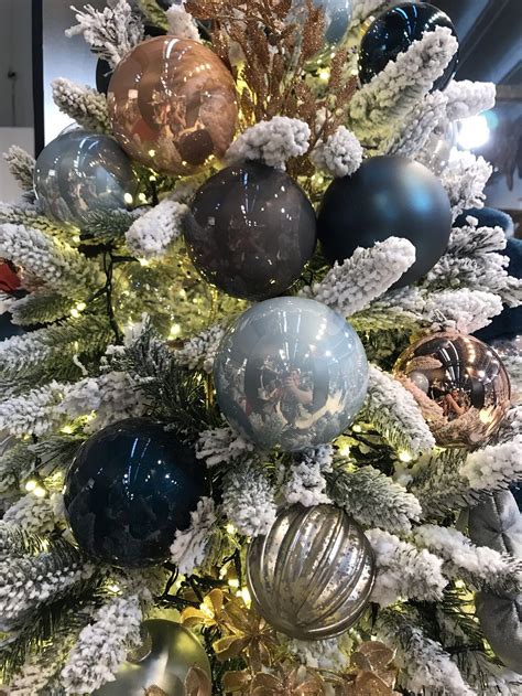 Christmas trends 2018 - Trendstefan | Christmas trends, Christmas palette, Blue christmas tree