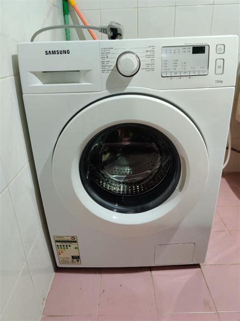 Front loader or top loader machines have plenty of benefits, including the samsung patented quick wash feature as well as a dualwash design, which allows you to soak or hand wash items in the sink space available at the top of the machine. Samsung Washing Machine Front Load - Second Hand Dubai
