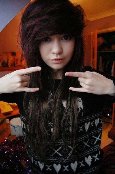 Pin By Jessica Dee On The Scene Brown Emo Hair Emo Hair Indie Scene
