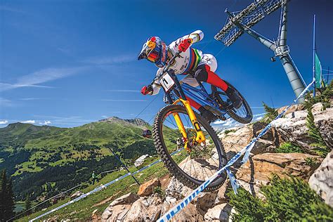 Meet The Riders And Their Rides Uci Downhill World Champion Loic Bruni