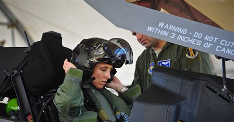 Christine Mau Becomes First Us Female Pilot To Fly F 35 Lightning Ii Jet