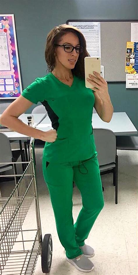 benefit emerald green scrubs nurse outfit scrubs outfits nursing scrubs pattern