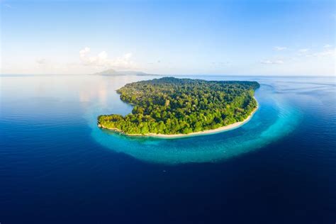 Banda And Spice Islands Moluccas Indonesia Spice Island Beautiful