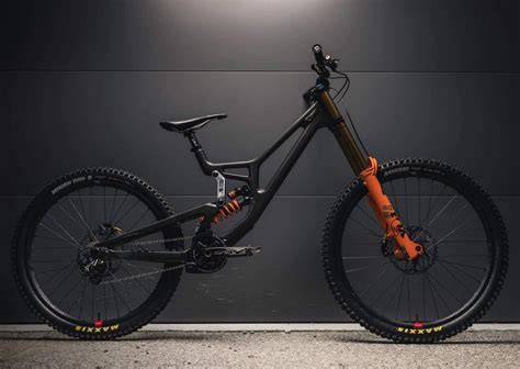 Santa Cruz V10 Development In 2023 Downhill Bike Santa Cruz V10