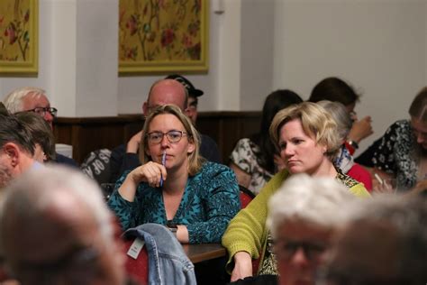 Vries Nu Weer Een Bomvolle Editie Van De Pubquiz Van Volksvermaken Vries