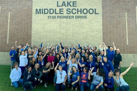 Lake Middle School In Woodbury Named National Blue Ribbon School