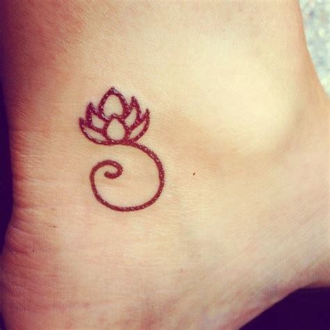 It might not bring us home to the deep sense but it makes us feel the sense of tenderness. Simple small lotus flower tattoo on foot - Tattooimages.biz
