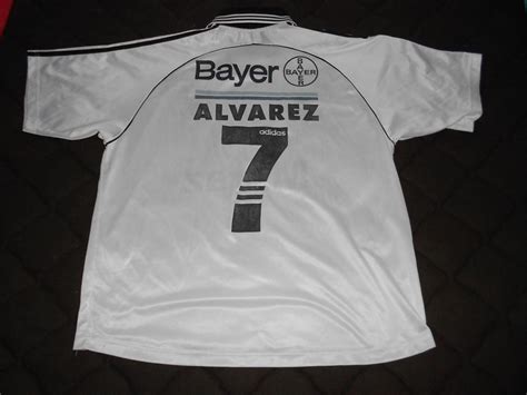 Só tem 4 mesesss que assassinaram meu pai, 4. Vitoria Guimaraes Home football shirt 1999 - 2000.