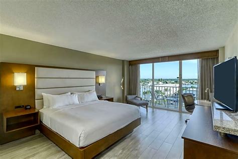 Doubletree Beach Resort By Hilton Tampa Bay North Redington Beach