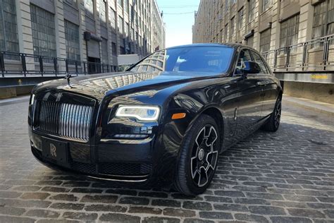 Choose a car you like call us or send us a request we inform you about the availability of the car we drop the car at your doorstep or you can come to our showroom. Noleggio Rolls Royce Ghost | Up Cars