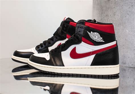 Jordan has even tapped into entities outside of their brand and teamed up with nike sb and travis. Contest: 1 Pair of The Air Jordan 1 "Gym Red" | SoleSavy