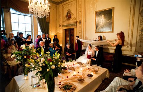20 crafty, diy wedding ideas that are sure to inspire anyone looking to create a beautiful wedding on a budget! Guide on the Ultimate Home Wedding Reception | WeddingElation