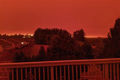 ‘unprecedented Pacific Northwest Fires Burn 100s Of Homes The Columbian