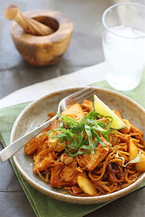 Boleh lah lepas rindu dendam masakan mamak kat kedai tuh. Jom Cuba Resepi Mee Goreng Mamak Ini Di Rumah