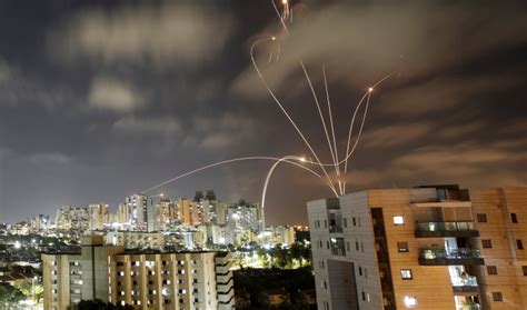 ניתן להטיל קנס על אחראי על קטין מתחת לגיל 12 שמתגורר עימו והפר בידוד. מבצע שומר החומות: מטח כבד לעבר הדרום והמרכז, פגיעות ישירות ...