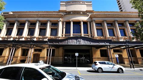 Seven news adelaide will have rolling coverage of the covid 19 situation this afternoon. Criminal jumps dock at Adelaide District Court