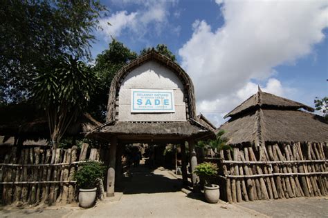 Desa Tenun Tradisional Sade Di Lombok