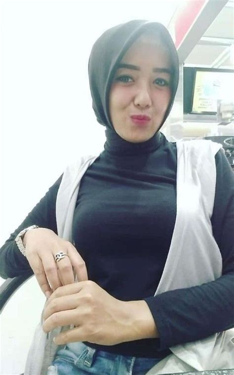 Perempuan Berjilbab Ketat Mempesona Republic Renger Cantik