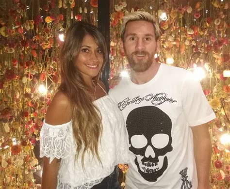 Lionel andrés messi (spanish pronunciation: Checkout Lionel Messi's Romantic Photos With His Wife - Diski 365