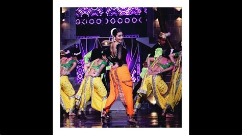 Sonakshi Sinha Hot Performance In Nach Baliye 8 Youtube