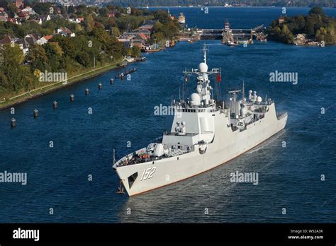 Type 052 Destroyer Hi Res Stock Photography And Images Alamy