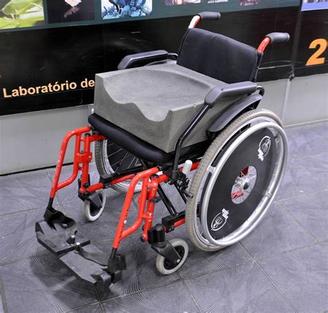 Traditional cushion underlining fabric is made to have a slightly tacky texture, which is helpful to prevent your cushions from sliding on smooth surfaces. Custom contoured cushion before the final fabric lining ...