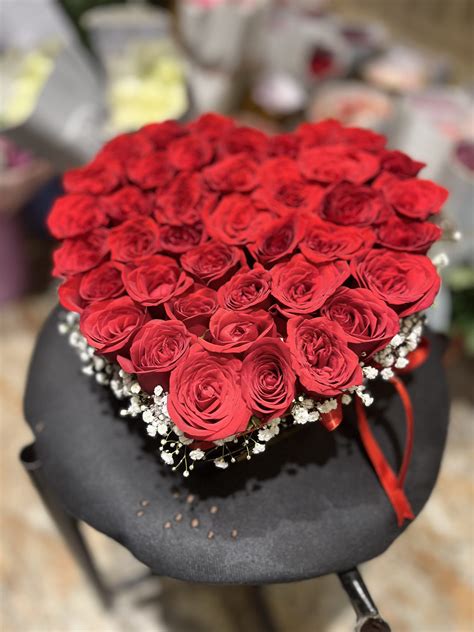 Heart Shape Red Roses Box Arrangement Online Flowers Delivery To