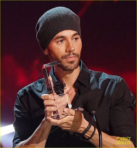 Enrique Iglesias Made A Rare Appearance At An Awards Show This Week