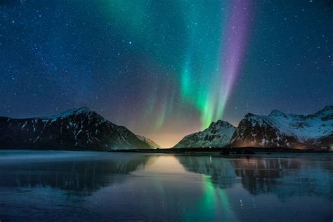 top tips on how to photograph the northern lights adventure and landscape photographer tom archer